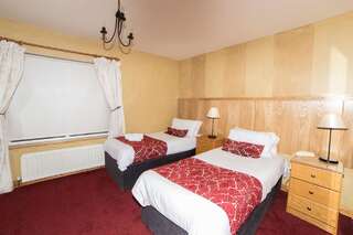 Отель The Frontier Hotel Bridgend Двухместный номер с 2 отдельными кроватями-2